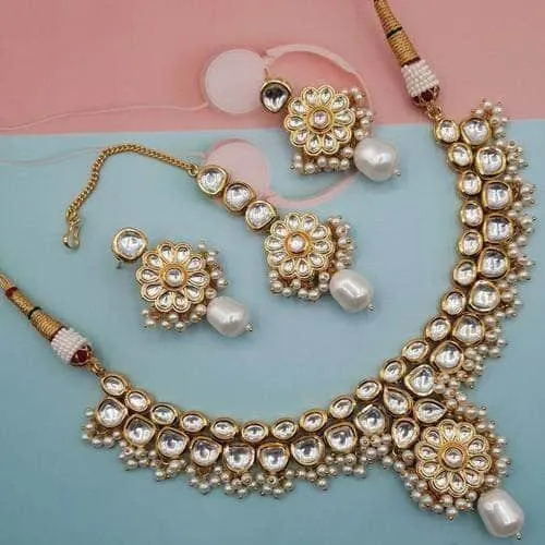 Flower Motif Kundan Necklace Set With Onyx Beads