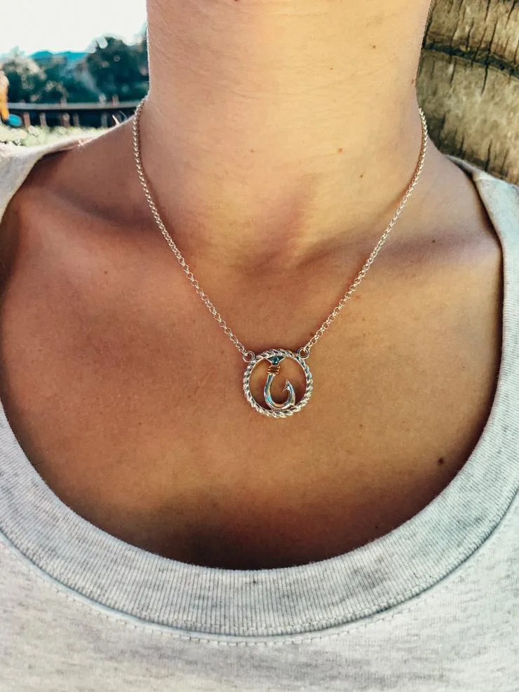 Hook Circle Rope Necklace