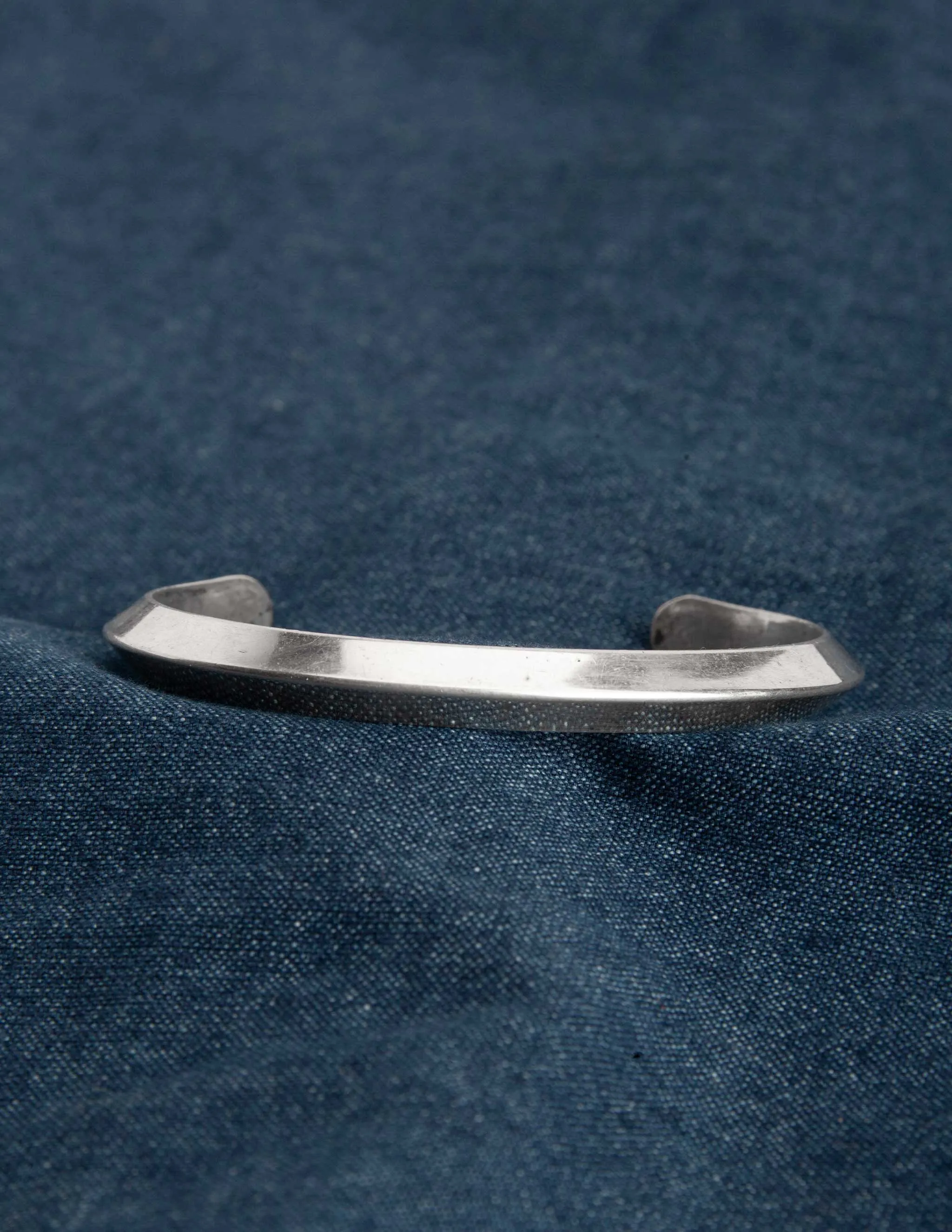Large Unmarked Carinated Sterling Silver Cuff