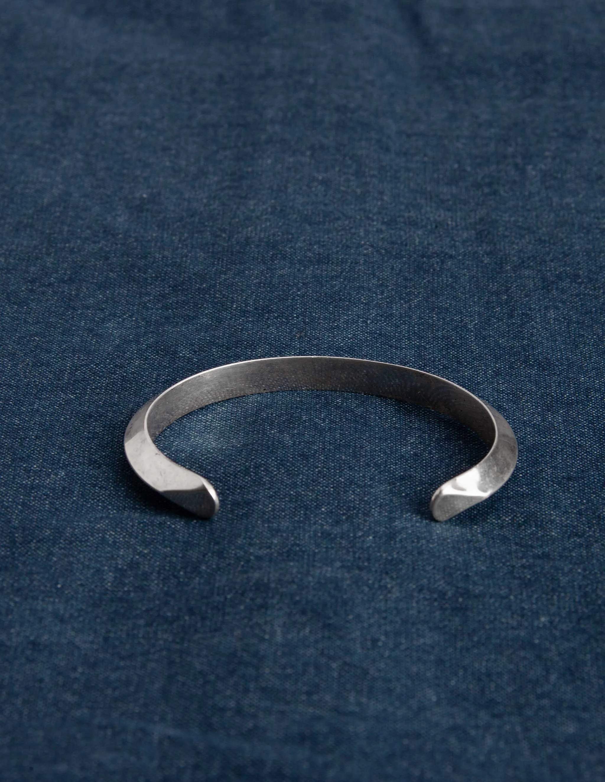 Large Unmarked Carinated Sterling Silver Cuff