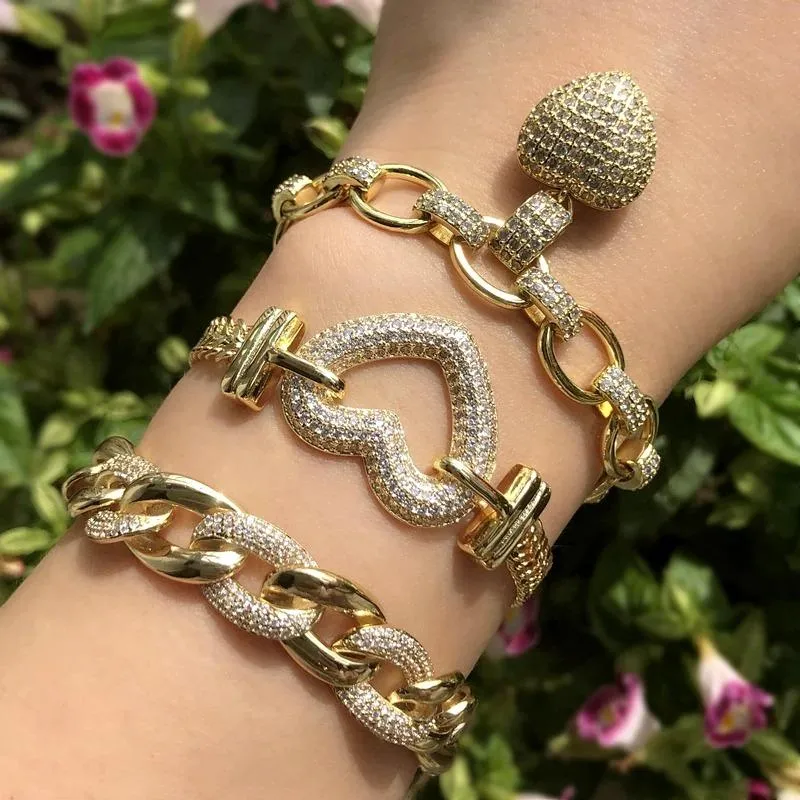 Luxurious Zircon Encrusted Heart Charm Jewelry Set