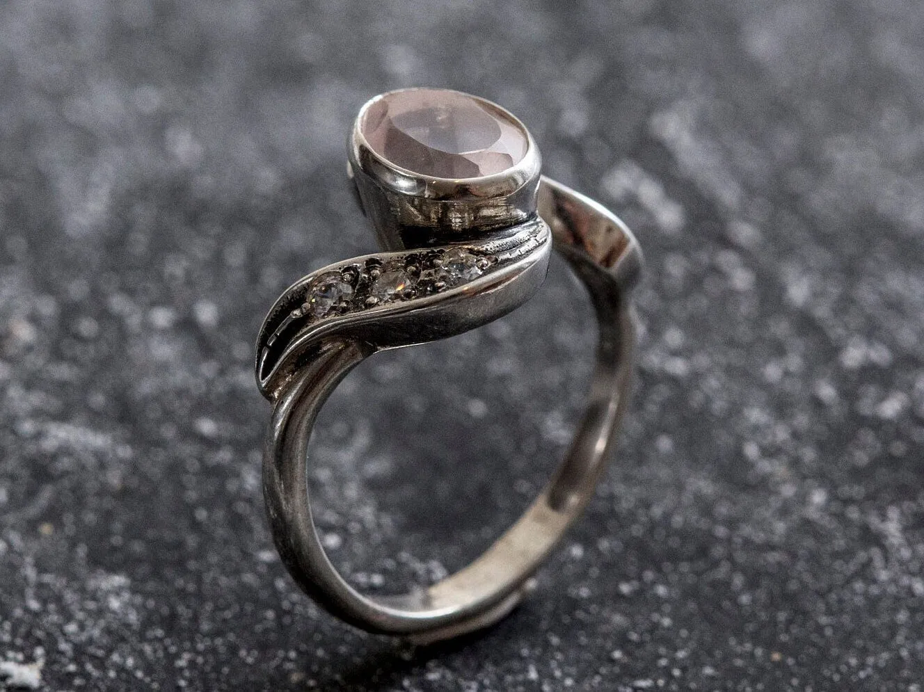 Rose Quartz Ring - Pink Vintage Ring - Rose Quartz Bezel Ring