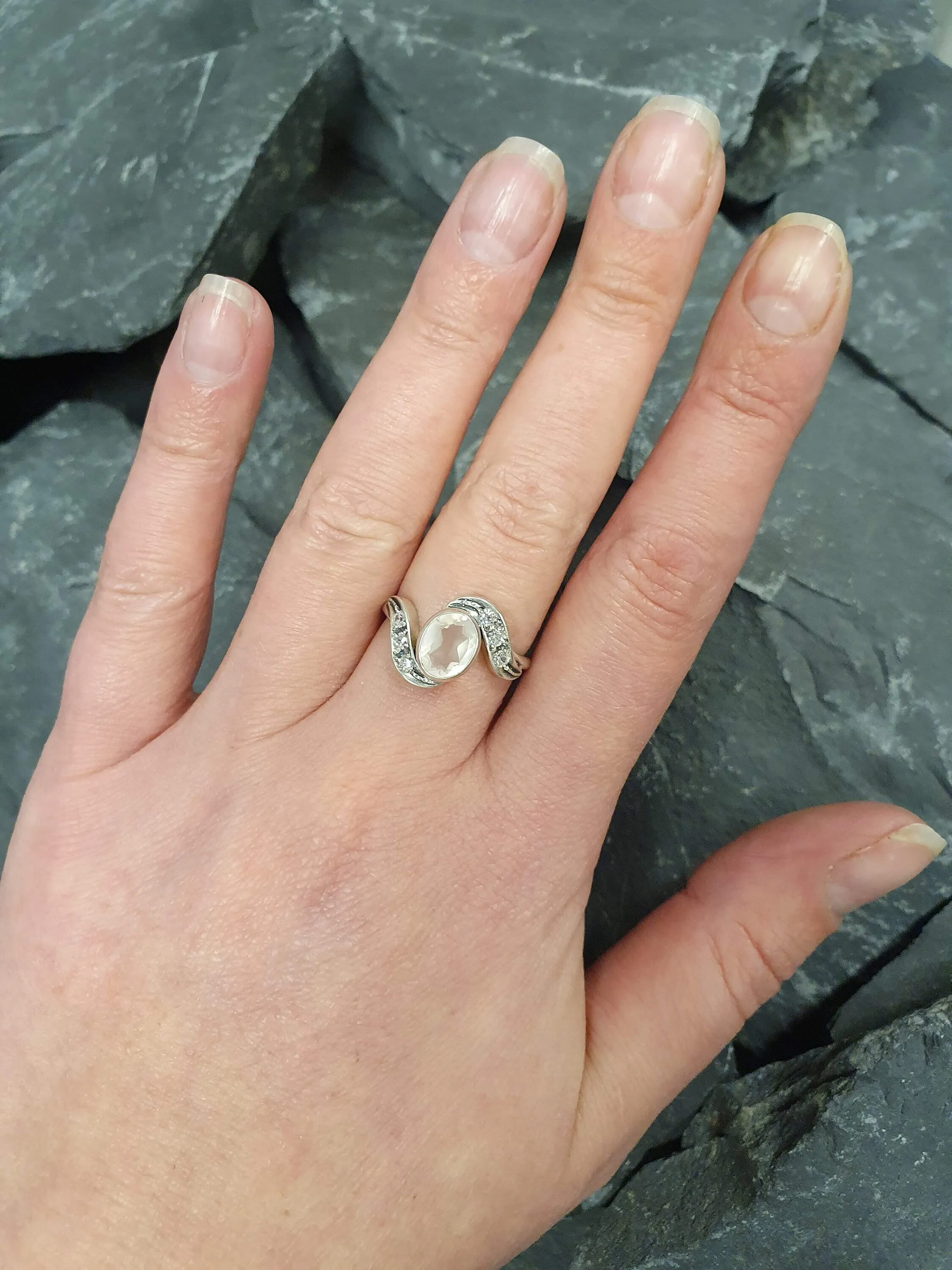 Rose Quartz Ring - Pink Vintage Ring - Rose Quartz Bezel Ring