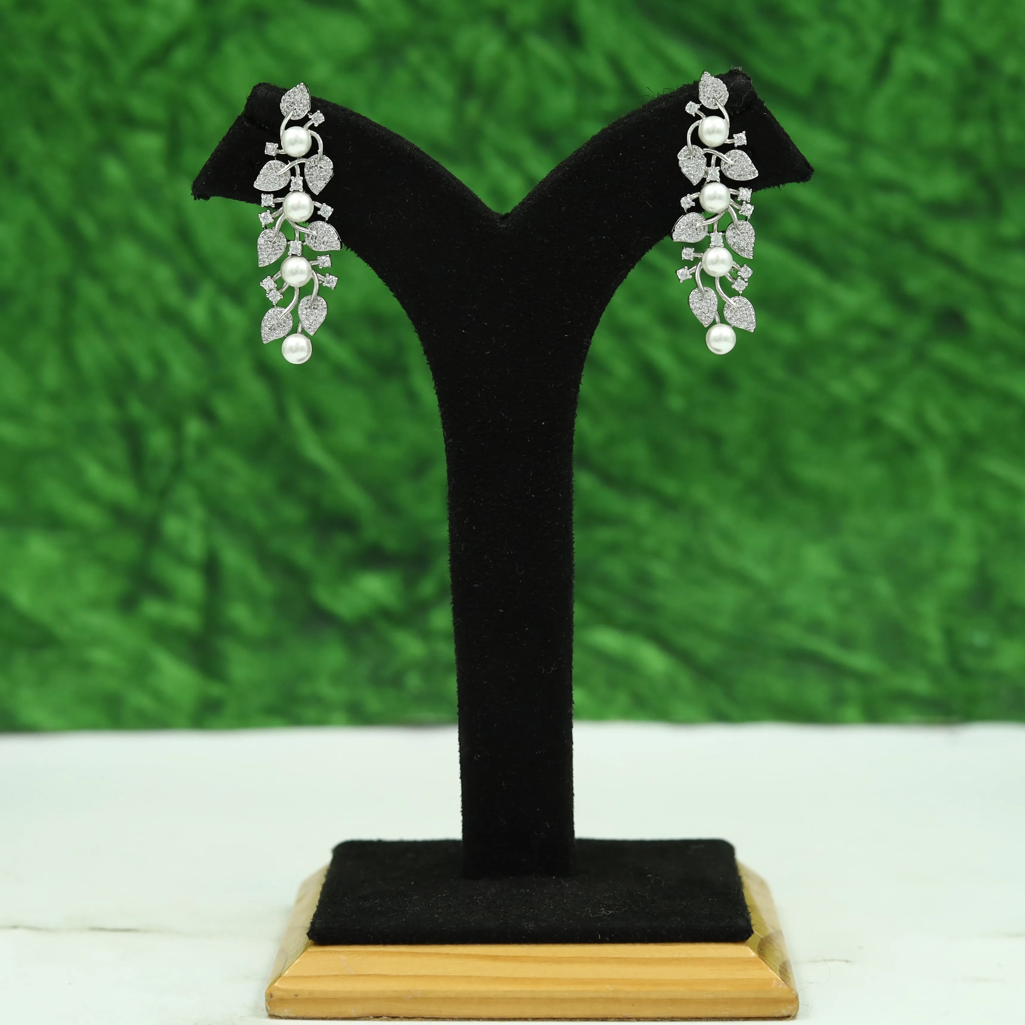 Round Neck Pearl Zircon/AD Necklace Set 16586-31