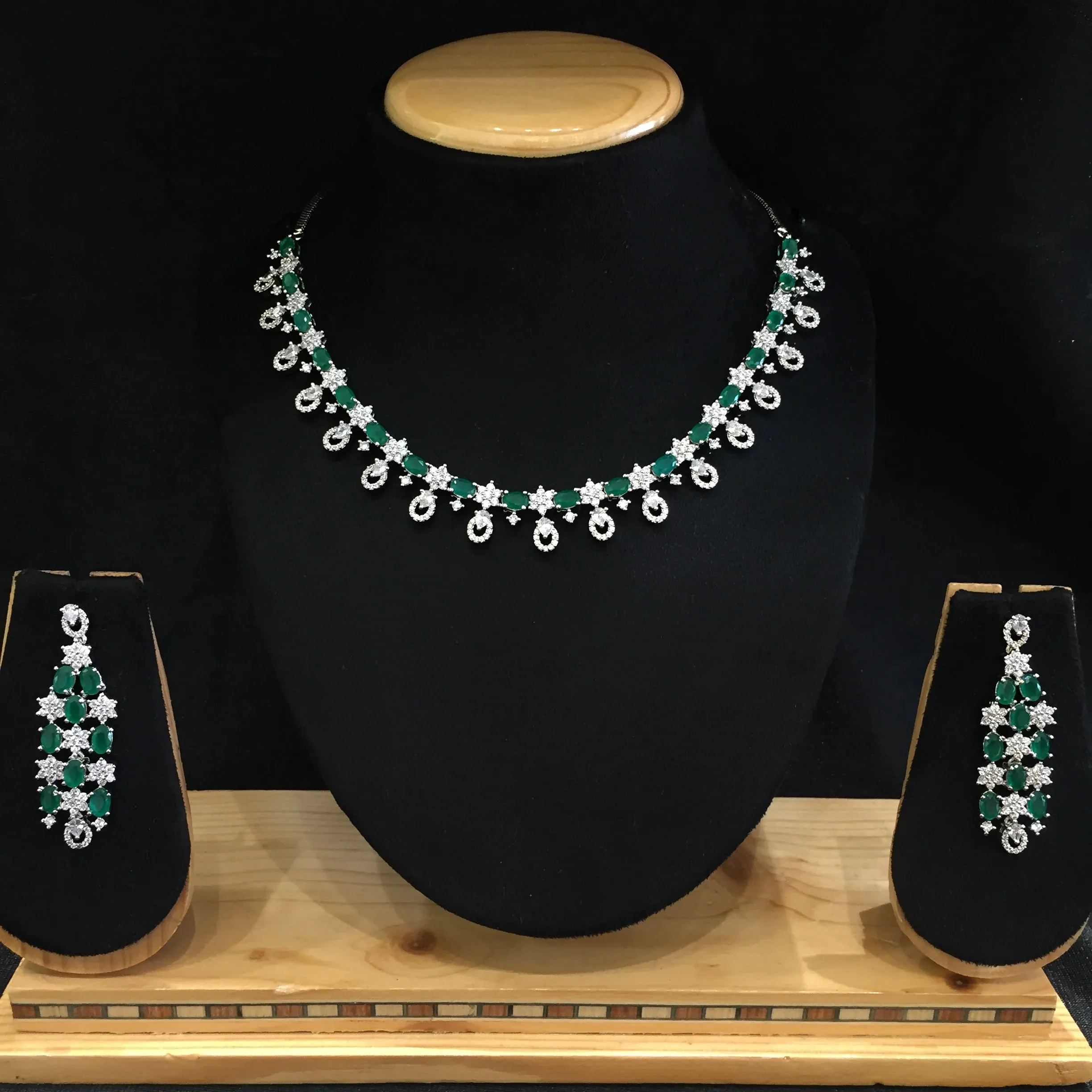 Round Neck Zircon/AD Necklace Set 5928-69