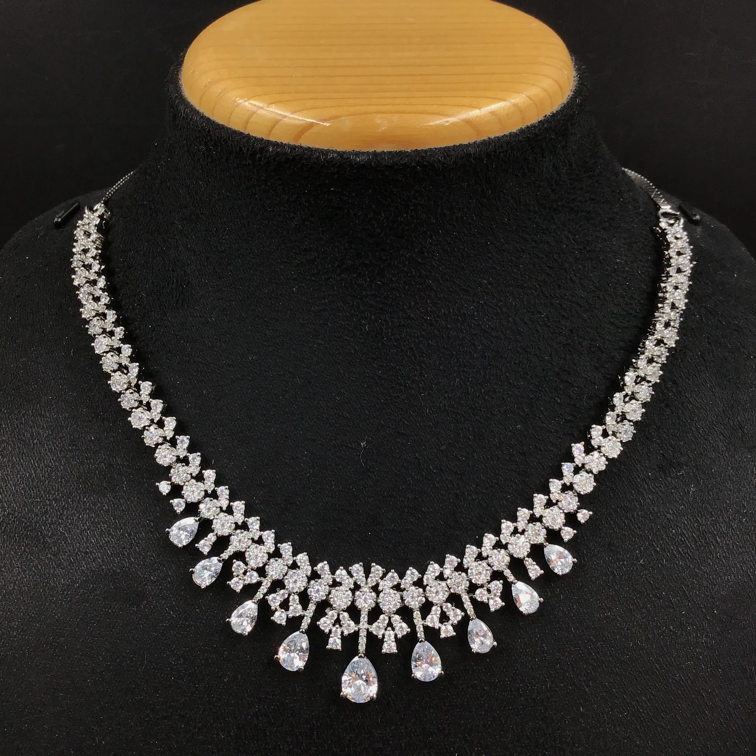 Zircon/AD Necklace Set 16625-3772